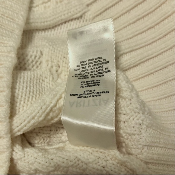 Aritzia cable knit crew cardigan - Picture 4 of 4